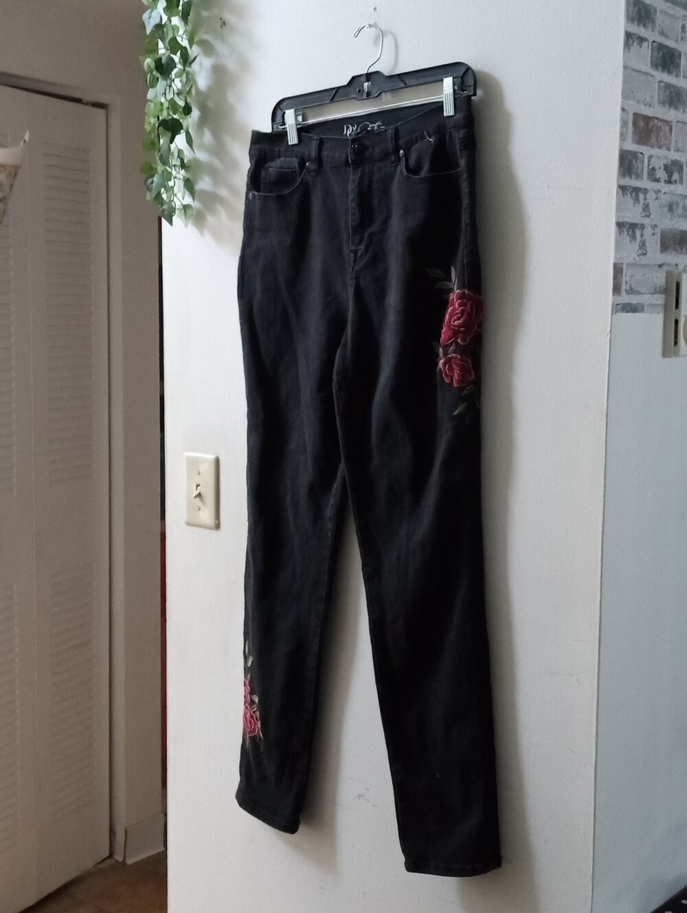 Diane Gilman Black Skinny Jeans with Rose Embroidery